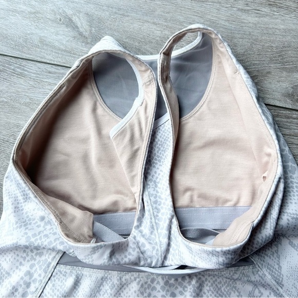 Lululemon Mesh With Me Tank in Desert Snake White Silver Fox White - Picture 14 of 15